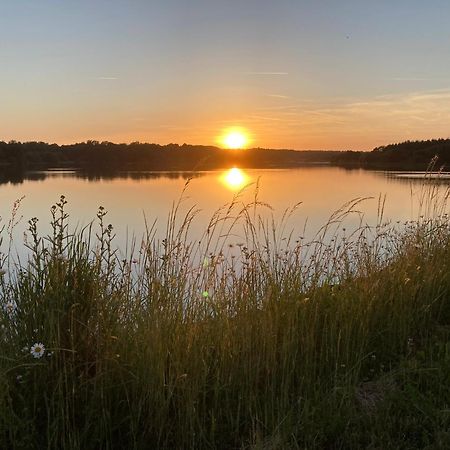 Hotel Au Pre Fleuri Eco Glamping Le Lindois Esterno foto