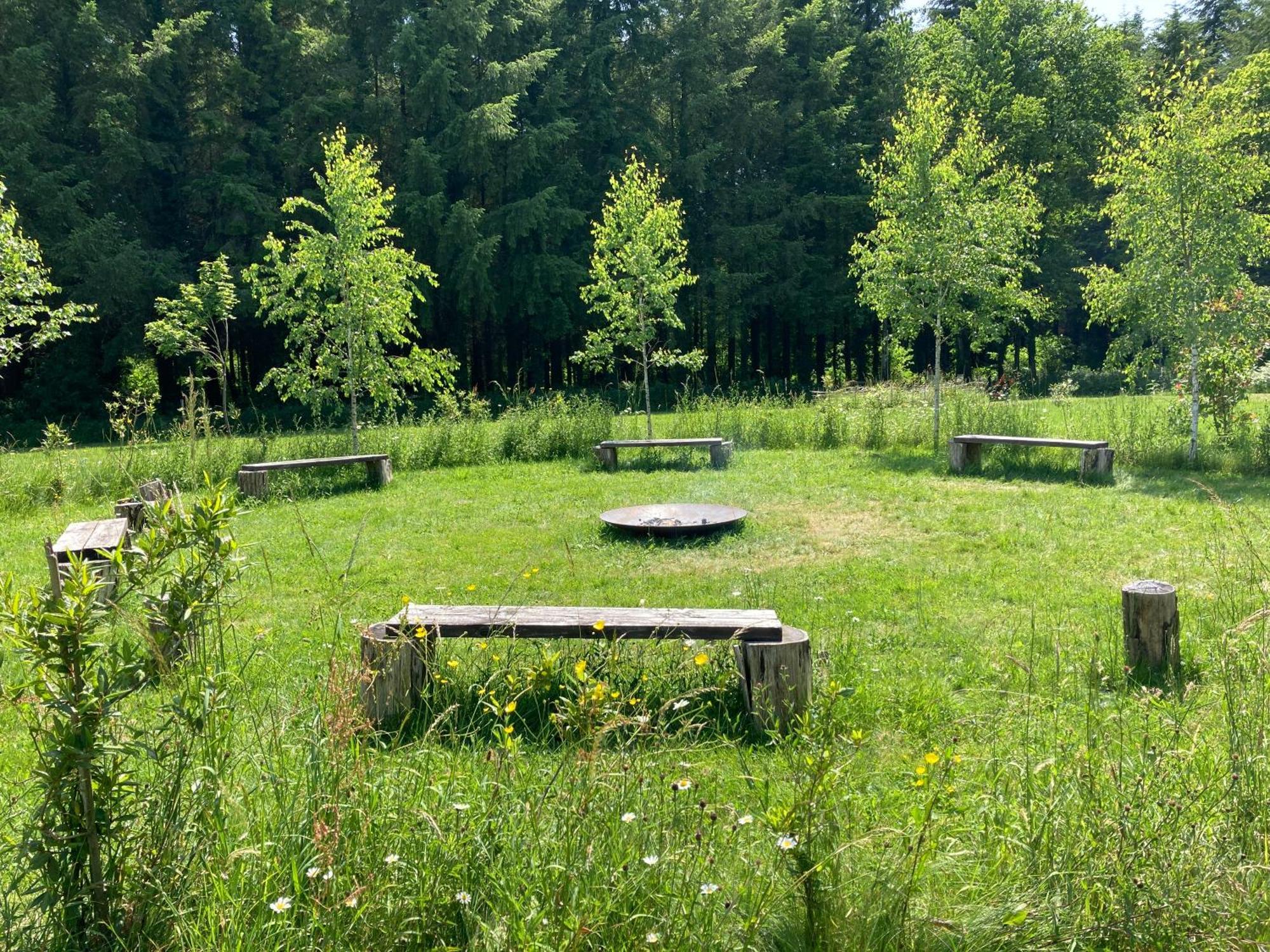 Hotel Au Pre Fleuri Eco Glamping Le Lindois Esterno foto